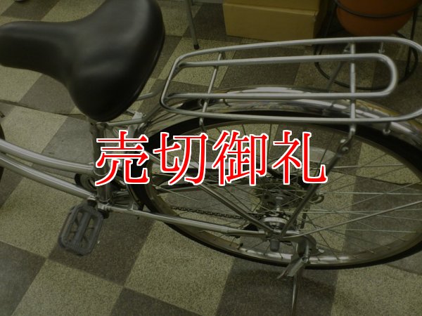 画像4: 〔中古自転車〕シティサイクル　26ンチ　6段変速　LEDオートライト　ローラーブレーキ　ステンレスカゴ　BAA自転車安全基準適合　シルバー