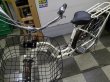 画像5: 〔中古自転車〕シティサイクル　26ンチ　外装6段変速　2LEDオートライト　ローラーブレーキ　大型カゴ　同色パイプキャリア　BAA自転車安全基準適合　ホワイト