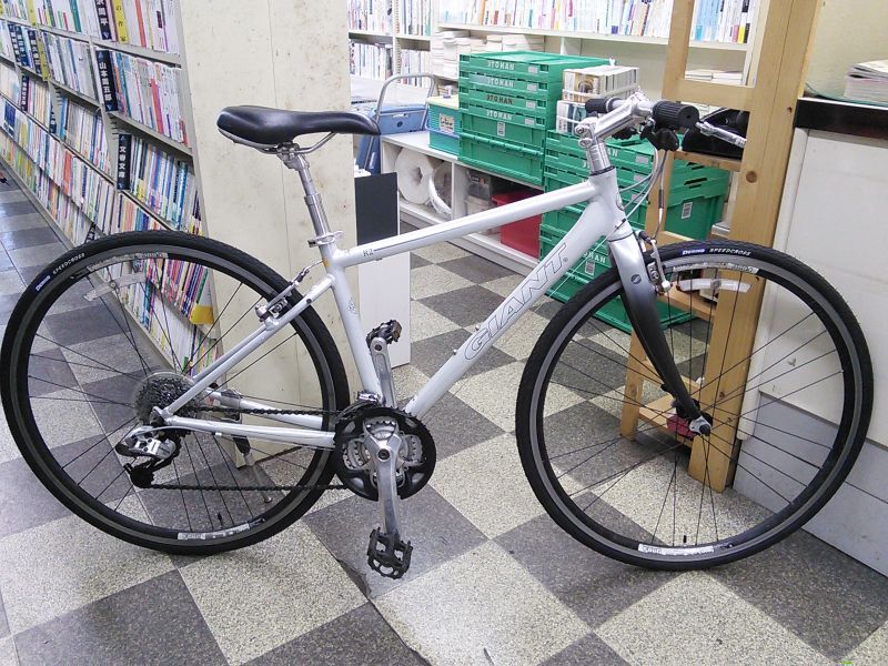 中古自転車〕GIANT ジャイアント ESCAPE R2 クロスバイク 700×28C 3×8